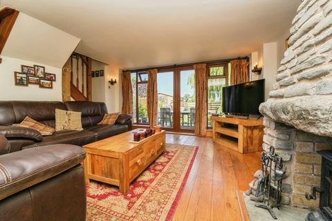 undefined, Ullington, Evesham, Worcestershire, WR11