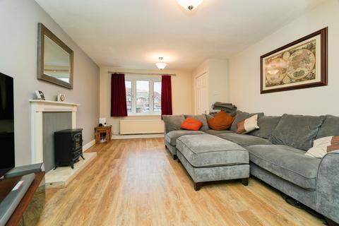 4 bedroom detached house for sale, Falkland Road, Evesham, WR11