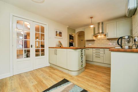 4 bedroom detached house for sale, Falkland Road, Evesham, WR11