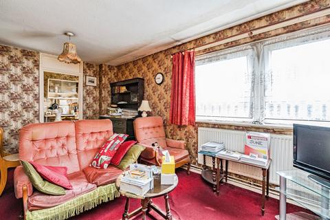 2 bedroom flat for sale, Hill Street, HALESOWEN, West Midlands, B63