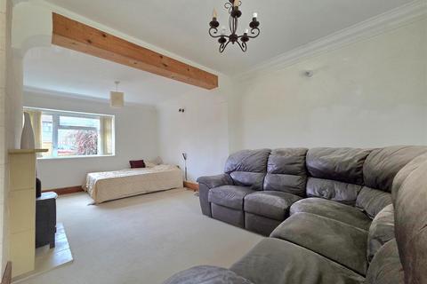 3 bedroom end of terrace house for sale, Badminton Road, Matson, Gloucester
