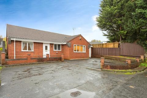 2 bedroom bungalow for sale, Woodman Close, Halesowen, West Midlands, B63