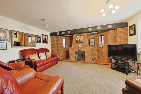 4 bedroom detached house for sale, Chestnut Rise, Barrow-Upon-Humber, Lincolnshire, DN19 7SG