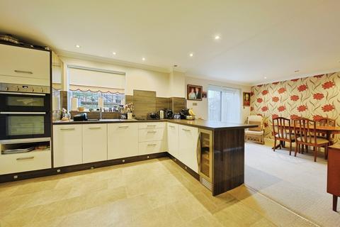 4 bedroom detached house for sale, Chestnut Rise, Barrow-Upon-Humber, Lincolnshire, DN19 7SG