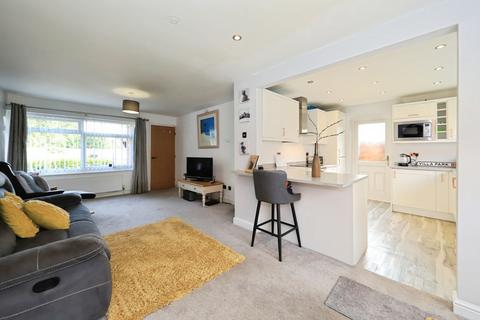 3 bedroom detached house for sale, Quantock Drive, Kidderminster, DY10