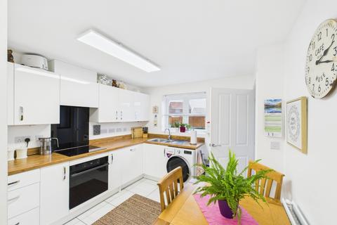 2 bedroom semi-detached house for sale, Waudby Way, Hull, HU9 4DG