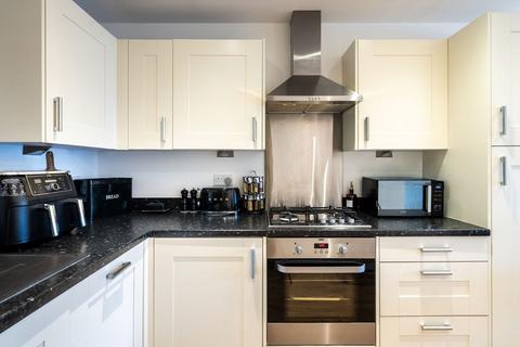1 bedroom apartment for sale, Ceres Crescent, Epsom KT17