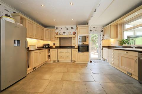 3 bedroom detached house for sale, Hoo Road, Kidderminster, Worcestershire, DY10