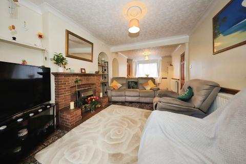 3 bedroom semi-detached house for sale, Neville Avenue, Kidderminster, Worcestershire, DY11