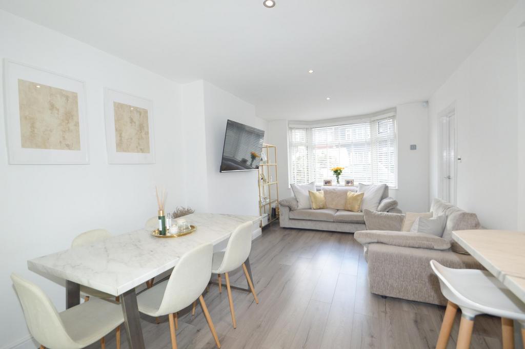 Lounge- Dining Room