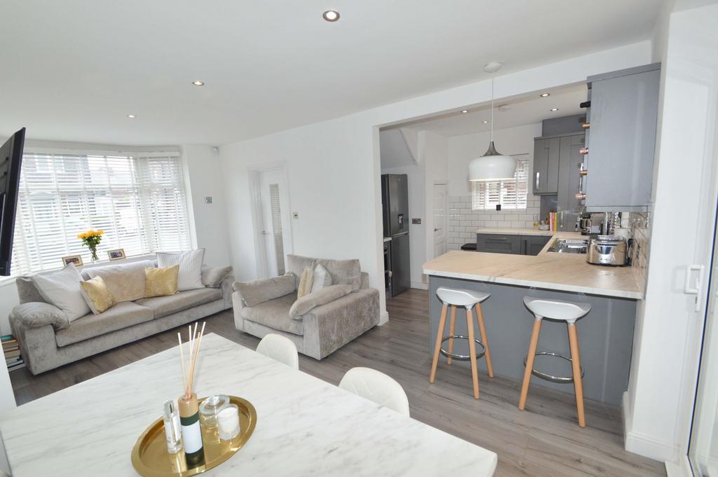 Lounge- Dining Room
