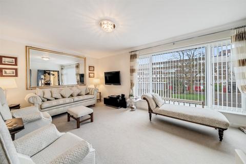 3 bedroom townhouse for sale, Cornford Close, Bromley, BR2