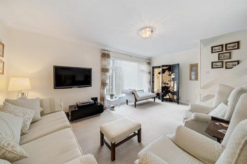 3 bedroom townhouse for sale, Cornford Close, Bromley, BR2