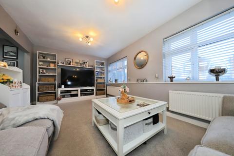 3 bedroom detached house for sale, Osborne Close, Kidderminster, Worcestershire, DY10