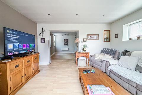 2 bedroom detached bungalow for sale, Strangman Avenue, Benfleet SS7