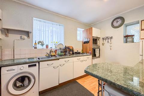 2 bedroom detached bungalow for sale, Strangman Avenue, Benfleet SS7