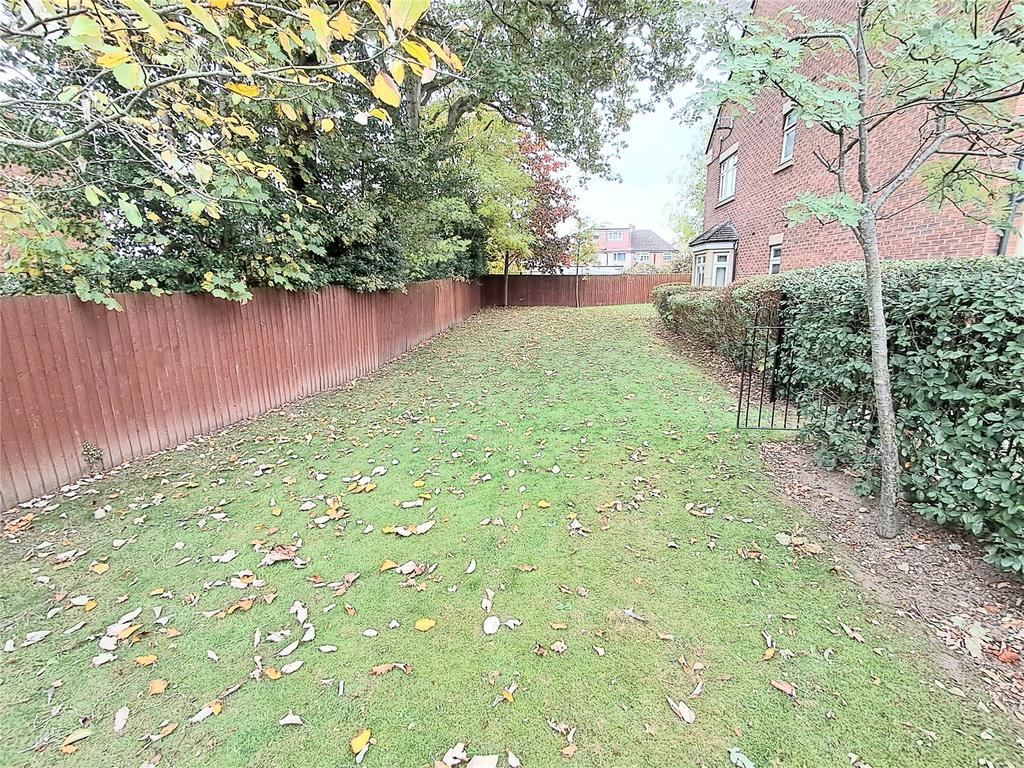 Communal Side Garden