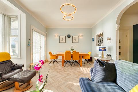3 bedroom apartment for sale, Clifton Drive, Westcliff-on-sea, SS0