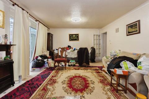 4 bedroom terraced house for sale, Manningford Road, Birmingham, West Midlands, B14