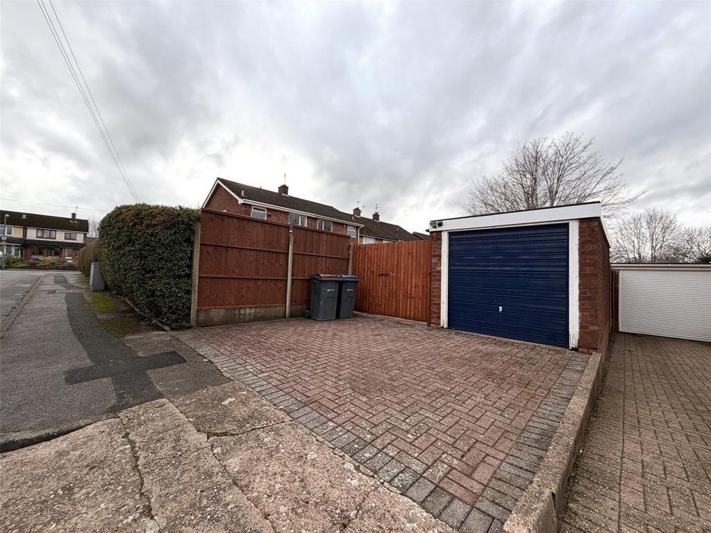 Garage/Drive