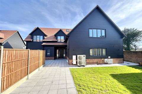 4 bedroom detached house to rent, Watling Street, Radlett, Hertfordshire, WD7