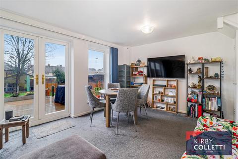 3 bedroom end of terrace house for sale, Cherry Tree Road, Hoddesdon
