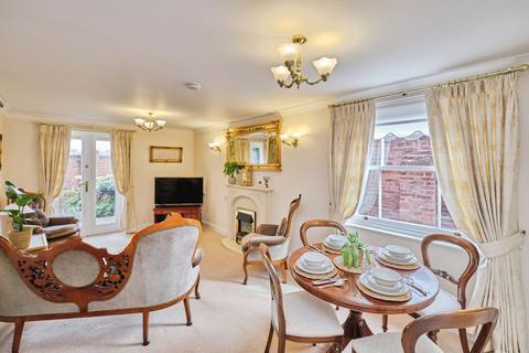 2 bedroom flat for sale, Minster Court, Bird Street, Lichfield, WS13