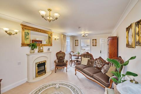 2 bedroom flat for sale, Minster Court, Bird Street, Lichfield, WS13