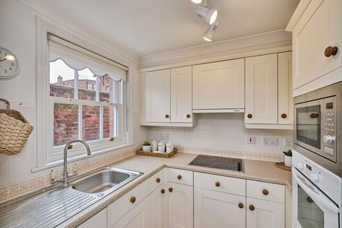 2 bedroom flat for sale, Minster Court, Bird Street, Lichfield, WS13