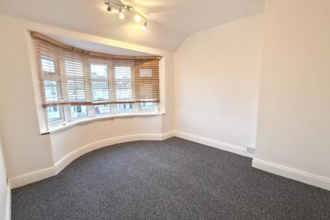 3 bedroom semi-detached house to rent, Elgin Drive,  Swindon,  SN2