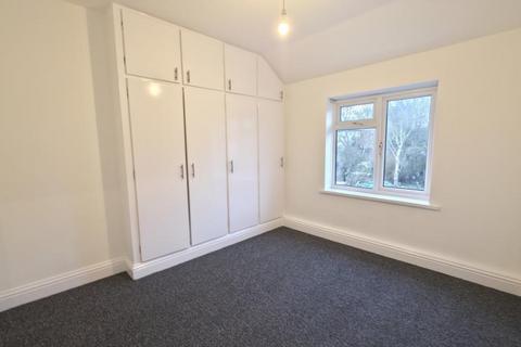 3 bedroom semi-detached house to rent, Elgin Drive,  Swindon,  SN2