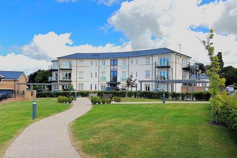 3 bedroom flat for sale, Cloister Way, Leamington Spa, Warwickshire, CV32