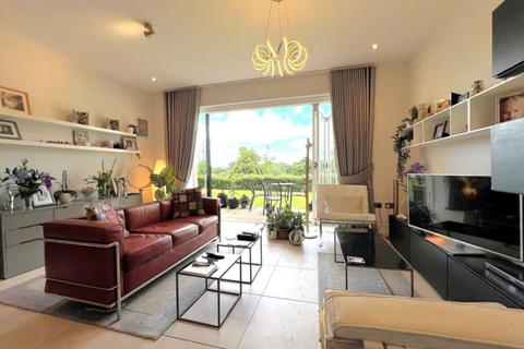 3 bedroom flat for sale, Cloister Way, Leamington Spa, Warwickshire, CV32