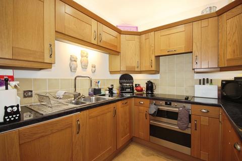 2 bedroom flat for sale, Stoneleigh Road, Bubbenhall, West Midlands, CV8