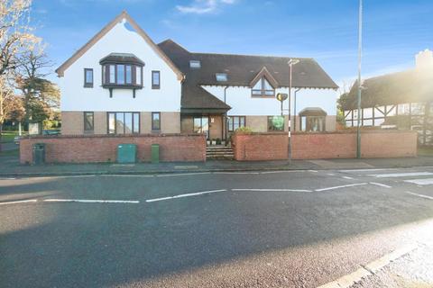 2 bedroom flat for sale, Church Close, LEAMINGTON SPA, Warwickshire, CV31