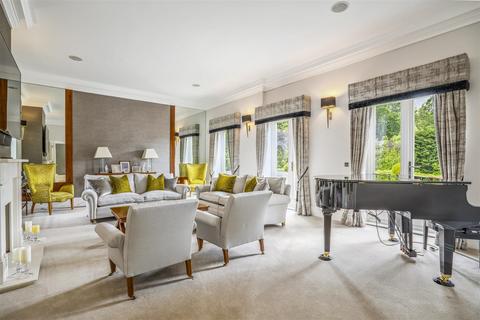 5 bedroom detached house to rent, Brockenhurst Road, Ascot