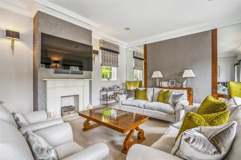 5 bedroom detached house to rent, Brockenhurst Road, Ascot