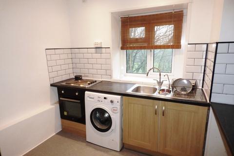 2 bedroom flat to rent, Ganners Way, Leeds LS13