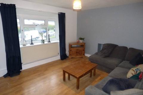 2 bedroom flat to rent, Ganners Way, Leeds LS13