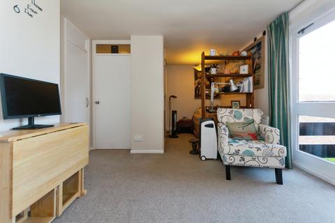1 bedroom flat for sale, Robert Court, Wake Green Park, Birmingham, West Midlands, B13