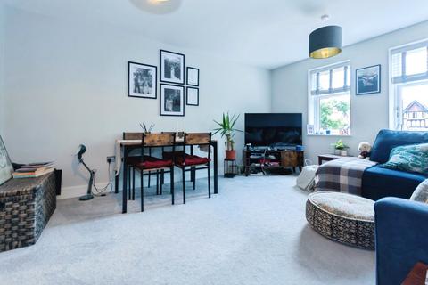 2 bedroom flat for sale, Wake Green Road, Birmingham, West Midlands, B13