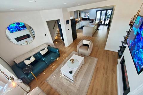 3 bedroom end of terrace house for sale, Middlemore Road, Northfield, Birmingham, West Midlands, B31