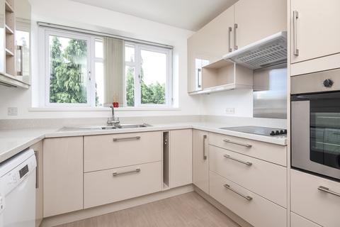 2 bedroom flat to rent, Kingswood Road, Shortlands, Bromley, BR2
