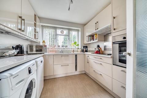 2 bedroom flat to rent, Kingswood Road, Shortlands, Bromley, Kent, BR2