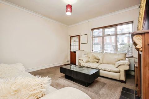 2 bedroom end of terrace house for sale, Warwards Lane, Birmingham, B29