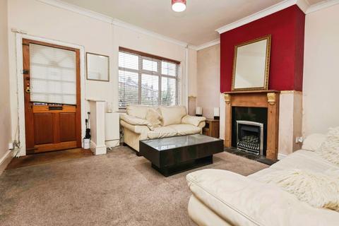 2 bedroom end of terrace house for sale, Warwards Lane, Birmingham, B29