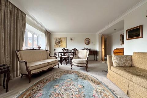 2 bedroom flat for sale, Queens Court, Alderham Close, Solihull, West Midlands, B91