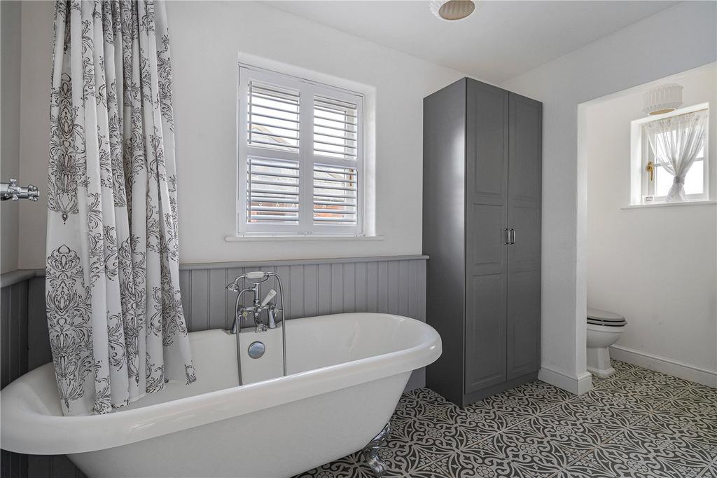 Groundfloor Bathroom
