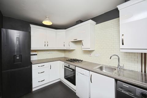 4 bedroom terraced house for sale, Wordsworth Avenue, Stratford-upon-Avon, Warwickshire, CV37
