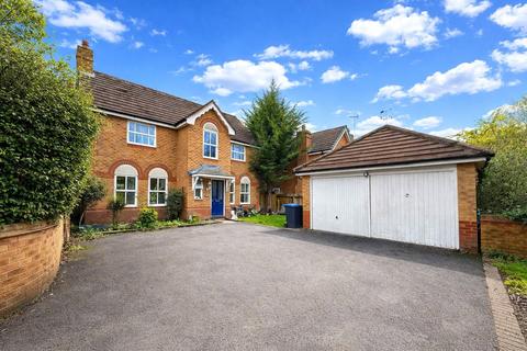 4 bedroom detached house for sale, Plover Close, Stratford-upon-Avon, Warwickshire, CV37
